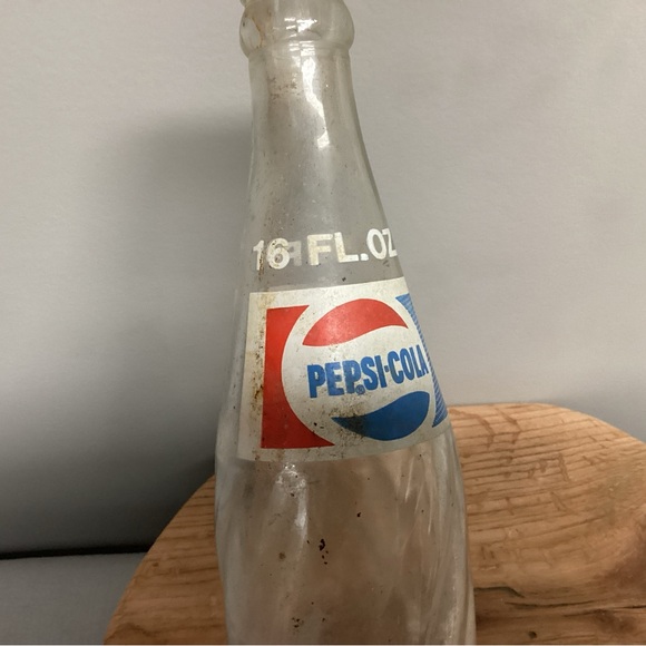 Vintage - 1980’s - 16oz Glass Pepsi-Cola Swirl Designed Bottle - Collectible - Picture 16 of 16